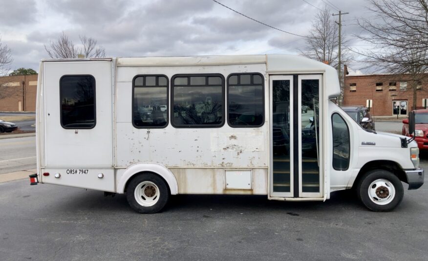 2008 Ford E350 SuperDuty Cutaway