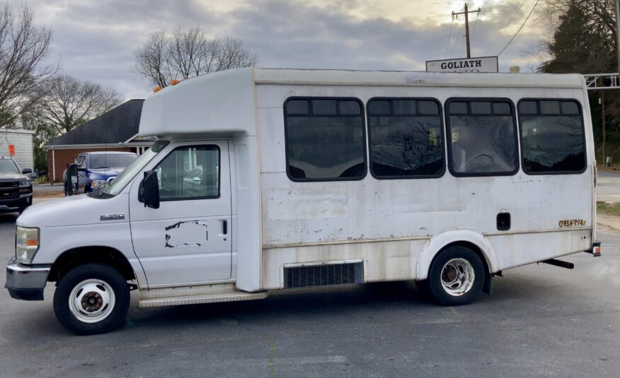 2008 Ford E350 SuperDuty Cutaway